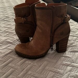 Born distressed brown Women's Leather Ankle Boots